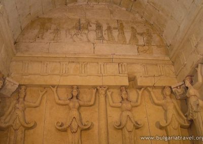 Sveshtari-tomb-3